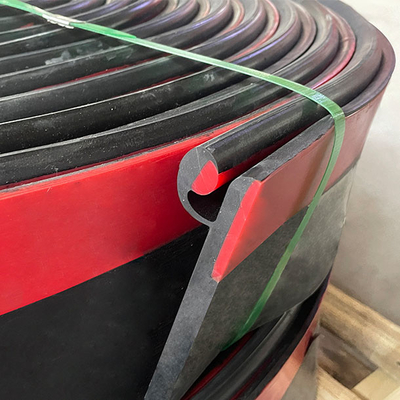 สายพานลำเลียงยางโพลียูรีเทนแข็งแบบ Dual Sealing Skirting Double Lip PU