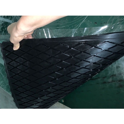 สายพานลำเลียงดรัม Herringbone Grooved Pulley Lagging Sheet พร้อม Cn Bonding Layer