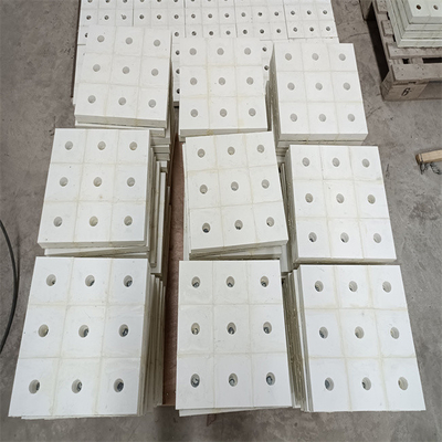 กระเบื้องเซรามิกอลูมินาสูงทนต่อการขัดถู 300x300 สายพานลำเลียงรางเลื่อน