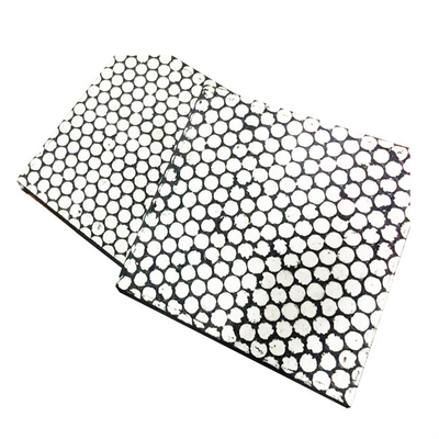 92% 95% Alumina Ceramic Wear Liner สำหรับระบบสายพานลำเลียง